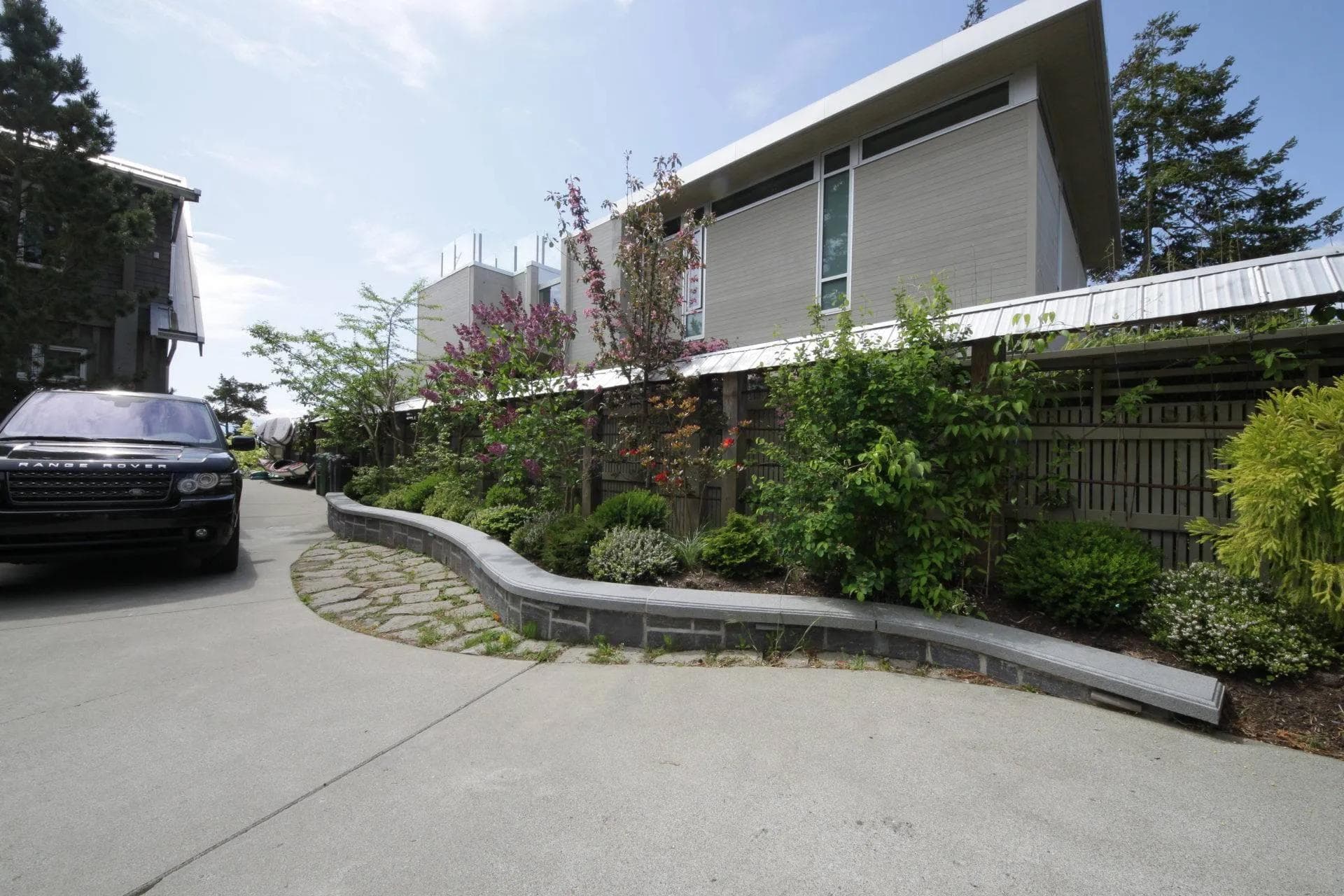 Gonzales Bay Crescent Rd